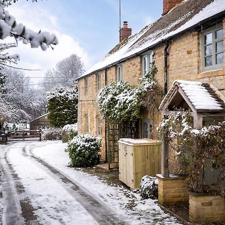 Charming 17Th Century Cotswold Cottage Adlestrop Exterior foto