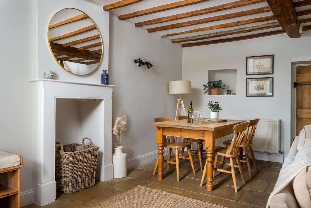 Charming 17Th Century Cotswold Cottage Adlestrop Exterior foto